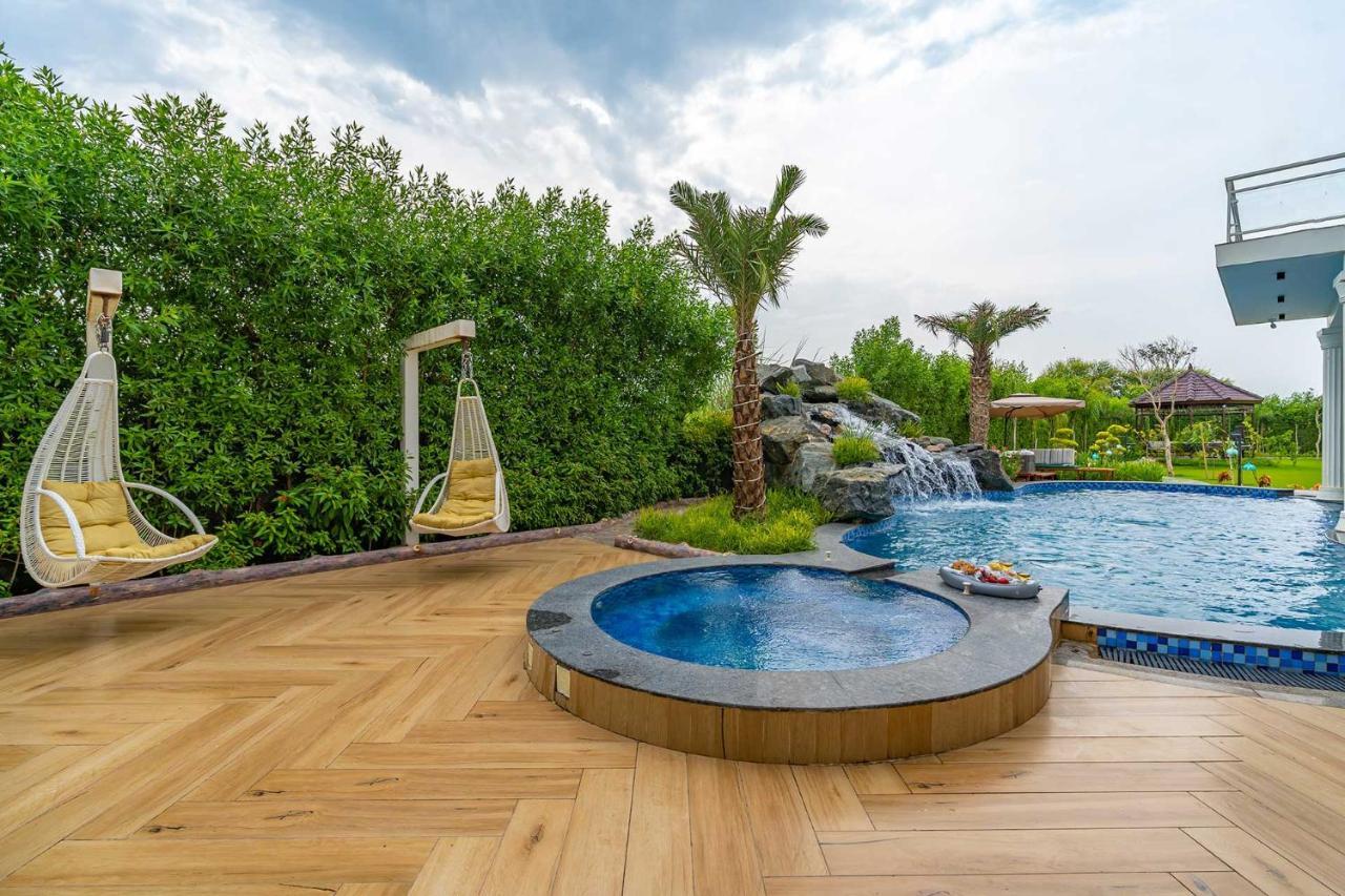 Stayvista At Serenity Farms With Pool, Lawn, Bonfire & Bbq Sohna Exterior foto