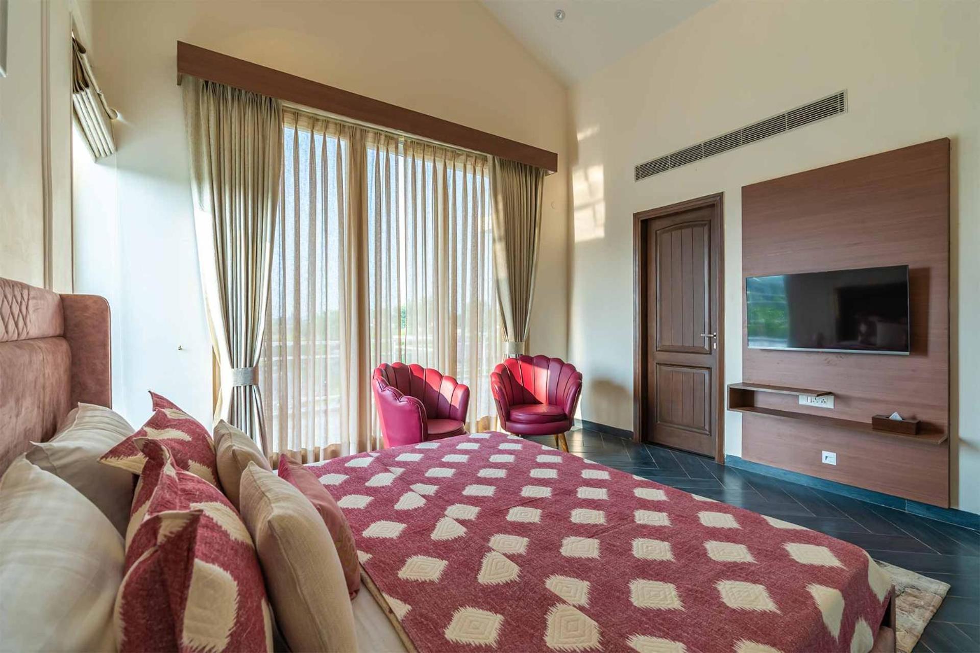 Stayvista At Serenity Farms With Pool, Lawn, Bonfire & Bbq Sohna Exterior foto